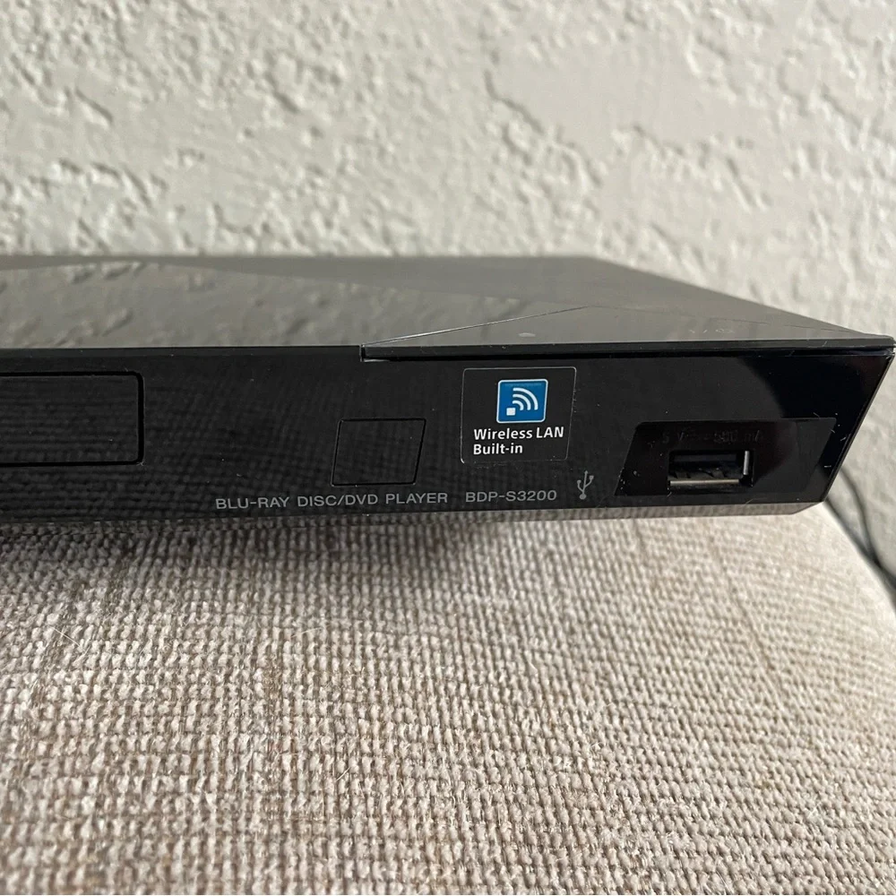 Sony BDP-S3200 Blu-Ray Disc DVD Player - No Remote